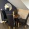 THE MOUNTAIN VIEW SUITE - 2 minute walk to the lovely beach front promernade of llandudno