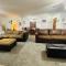 Family friendly, 3 bedroom house, with king bed for up to 15 - BBQ - Internet - jet tub