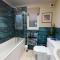45 Strawberry Hill, Tolroy Manor