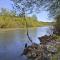 SereneRiverfrontCottageInHealdsburgViewsKayaks1 5MileToDowntown