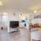 39 Strawberry Hill, Tolroy Manor