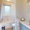 39 Strawberry Hill, Tolroy Manor