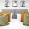 No 1 Under the Clock by SSW - 1BR, right in the City Centre, Sleeps 4 - Cardiff