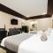 Sapphire Inn & Suites