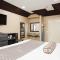 Sapphire Inn & Suites