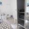 7 SORELLE B&B camere in pieno centro città con bagno privato, FREE HIGH SPEED WI-FI, NETFLIX