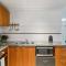 Perth City Retreat - parking, pool, self contained