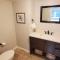 Luxury DT Cottage - Free Parking - Self Check-In