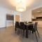 Seafront Luxury Apartment with Pool by Buena Vista