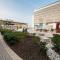 Seafront Luxury Apartment with Pool by Buena Vista