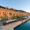 Seafront Luxury Apartment with Pool - Sliema