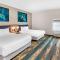 La Quinta Inn & Suites by Wyndham Galveston North at I-45