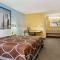 Super 8 by Wyndham Findlay