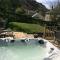 Lovely cottage in Snowdonia, private hot tub, by mountains & award winning beach - Fairbourne