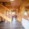 Red Squirrel log cabin with hot tub
