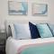 Chic Modern Home,King Bed,Fireplace,Disney