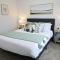 Chic Modern Home,King Bed,Fireplace,Disney