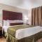 Cobblestone Hotel & Suites - Hutchinson - Hutchinson