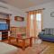 Apartment and Room Ivica