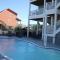 Beach Crew at Holden Beach - هولدن بيتش