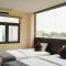 Bros Hotel