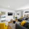 Contemporary Comfort - Masterton Holiday Home