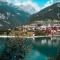 Attico con vista sul lago e montagne a Molveno