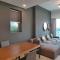Spacious 1BR with Balcony & Rooftop Pool The Bay Business Bay - 迪拜
