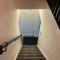 Centrally located to the city of Lincoln (Egon)