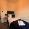 Centrally located to the city of Lincoln (Egon)
