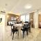 231 Lovely North Facing 2 Bedroom metres to Main Beach