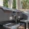 231 Lovely North Facing 2 Bedroom metres to Main Beach