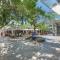 231 Lovely North Facing 2 Bedroom metres to Main Beach