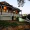 Cobb&CoHouse 4 Bedrooms, 3 Bathrooms, Bendigo CBD Lock up Garage