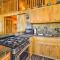 5 Mi to Big Bear Mtn Resort Cozy Cabin with Deck