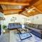 Dog-Friendly Oakhurst Home Walk to Downtown!