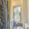Apt on Vineyard Haven Near Nantucket Sound!