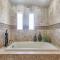 Bella Sirena Luxury Resort 205-D