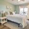Oak Island Condo - Walk to the Beach!