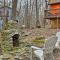 4 Mi to Tubing Cozy Bushkill Cabin with Deck! - Bushkill