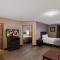 Red Roof Inn & Suites Bloomsburg - Mifflinville