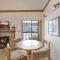 Mountainside Alpineview Condo: Nice Year-Round Location