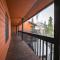 Mountainside Alpineview Condo: Nice Year-Round Location