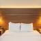 Holiday Inn Express & Suites Medicine Hat, an IHG Hotel - Medicine Hat