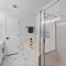 Modern & Homey 3BR Home, Remote Work Friendly, King Beds, Fast WiFi - 普弗拉热维尔