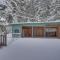 Twin Cedars Getaway - Meredith Lodging