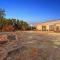 NEW-3 Properties on 10 acres sleeps 20 - Fun!! - Hammetts Crossing