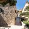 Sea Rocks Residence