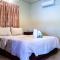DON DET Souksan Sunset Guesthouse and The Xisland Riverview Studio