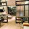 Beautiful Hi-rise, King size, HS Wi-Fi, pool, gym